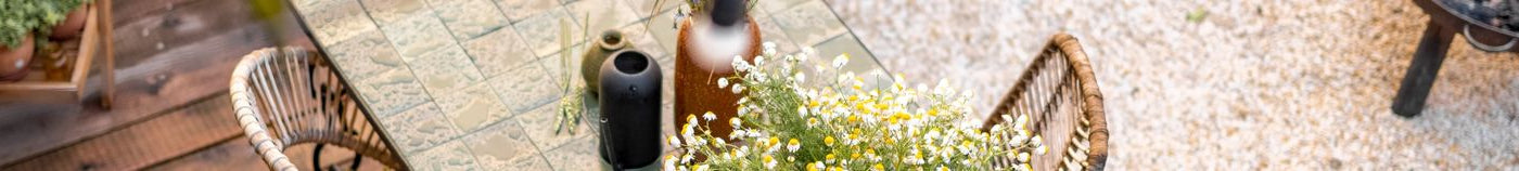 Blühende Terrasse im Frühling